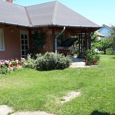 Balatongyörök Nemeth Apartmanhaz מראה חיצוני תמונה